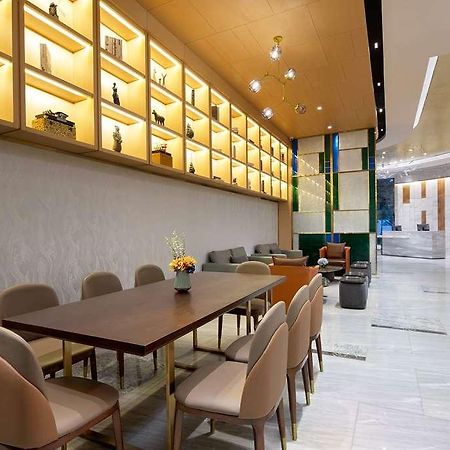 Ramada By Wyndham Xi'An Chanba Hotel Interior photo